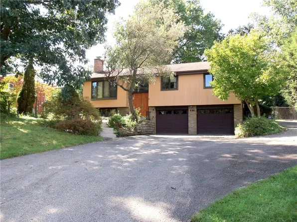 132 Orchard Dr, McMurray, PA 15317