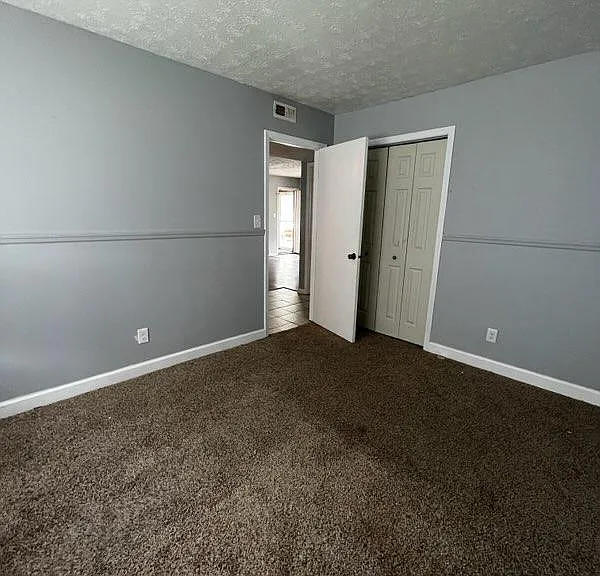 1806 Parkwood Ln #2 — Photo 3