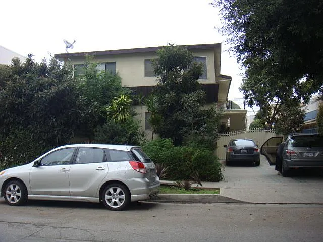 2 bed, 895 sqft, $2,595 — Photo 1