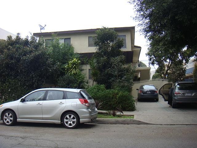 1st image of 1444 Barry Ave #8