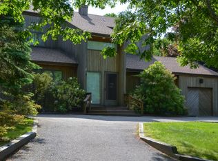 13 Easterly Rd, Hampton Bays, NY 11946