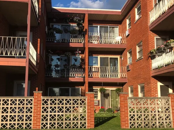 3023 Paris Ave APT 206, River Grove, IL 60171
