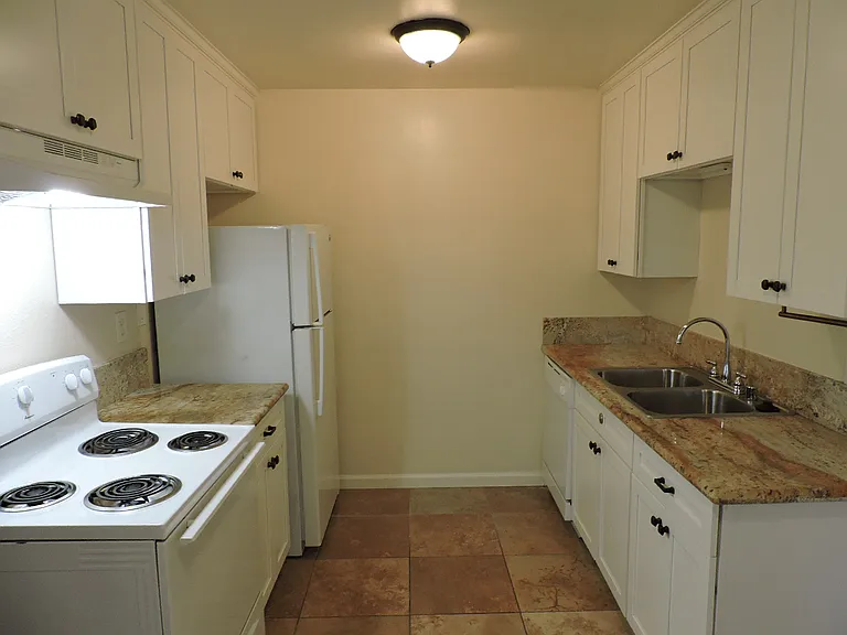 2626 T St #4 — Photo 7