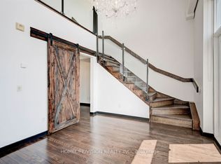 915 King St W #PENTHOUSE 505, Toronto, ON