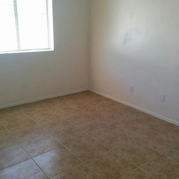 4224 E Lee St — Photo 5