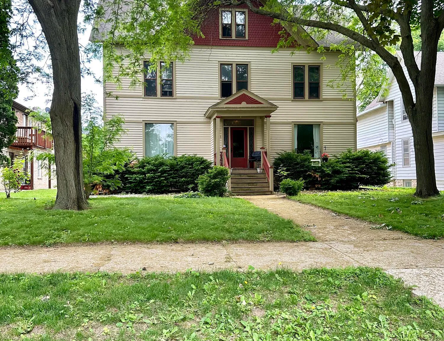 525 Dunbar Ave — Photo 1
