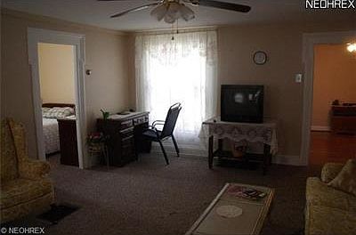 4th image of 209 Grant St