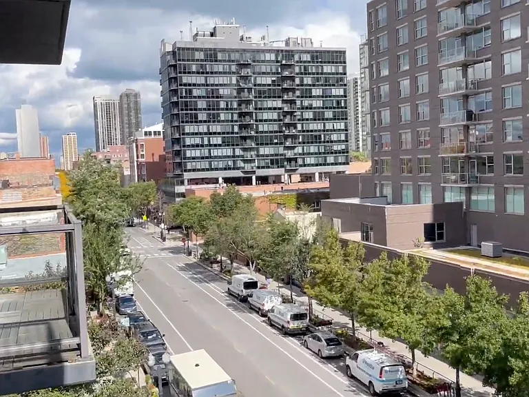 220 W Scott St #515 — Photo 22