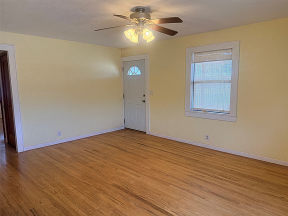 4th image of 901 S Washington Ave