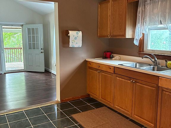 5th image of 1106 Harvatis St