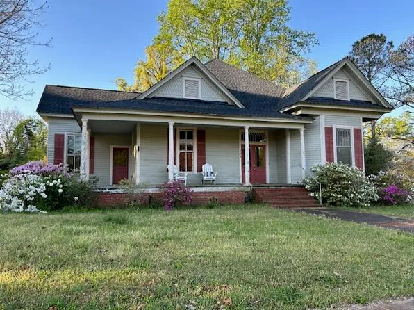 303 E Dekalb St, Marion, AL 36756