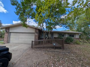 11041 Tillson Dr, South Lyon, MI 48178