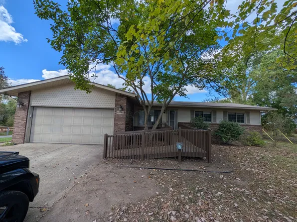 11041 Tillson Dr, South Lyon, MI 48178