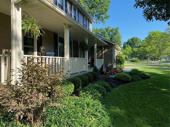 3rd image of 2916 Laurel Woods Blvd