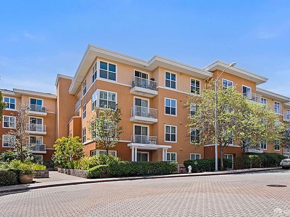2nd image of 301 Crescent Ct APT 3103