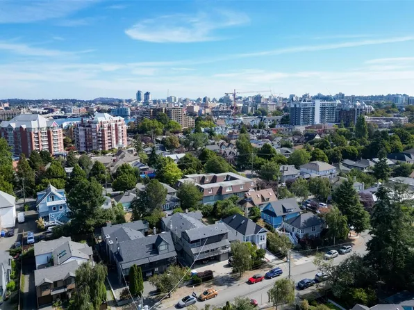 132 Michigan St #1, Victoria, BC V8V 1R1