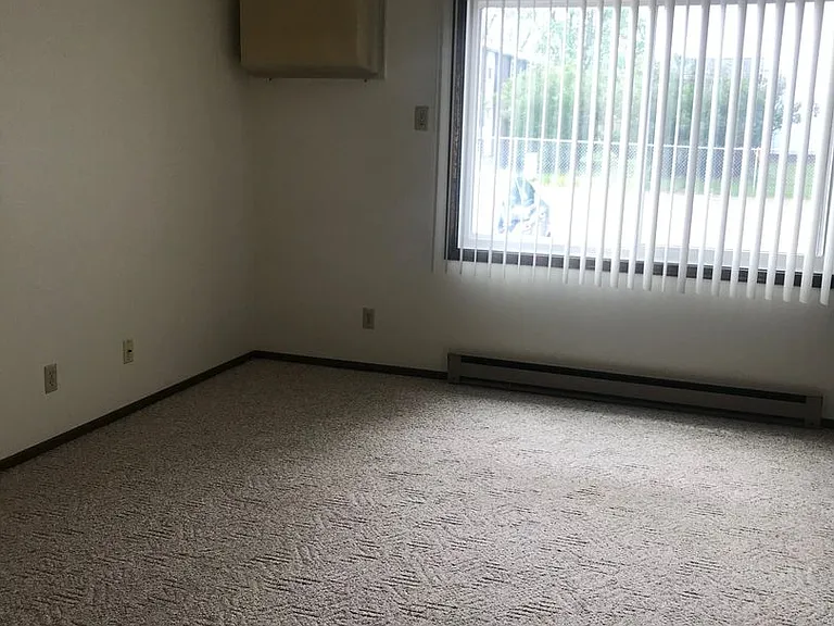 1021 Imperial Cir — Photo 7