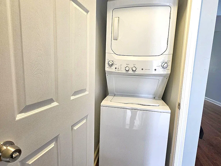 1912 W Baltimore St #2 — Photo 4