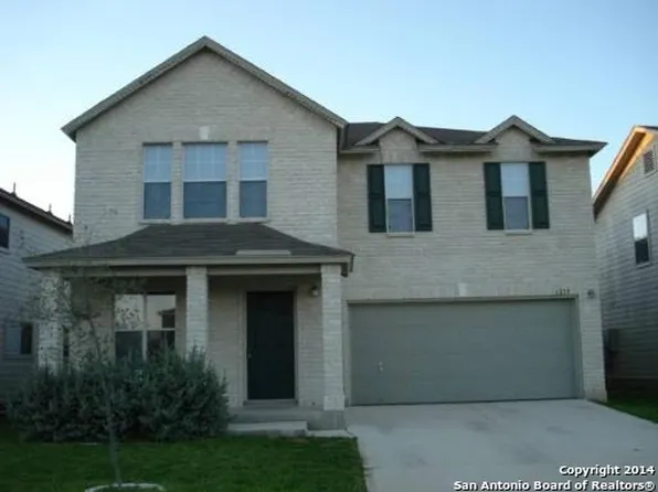 1235 Range Fld, San Antonio, TX 78245