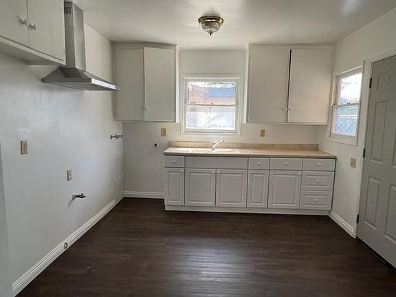 Kitchen - eat in