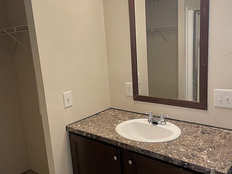 408 Pitts Cir — Photo 6
