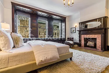 Rented by Dixon Advisory USA Inc.