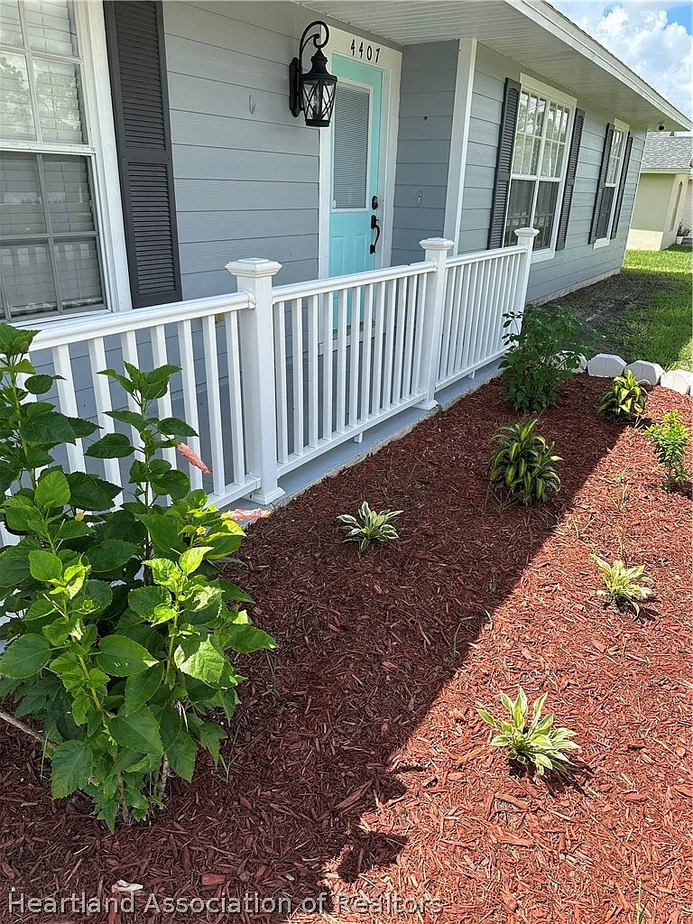3 bed, 2.0 bath, 1250 sqft, $1,900 — Photo 3