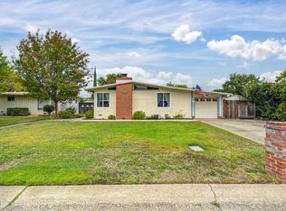 4933 Saint Lynn Ln, Carmichael, CA 95608