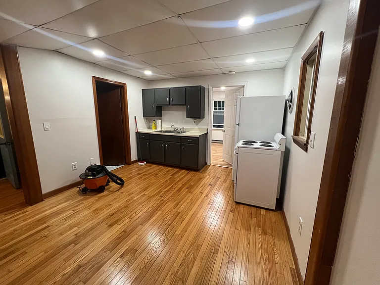 119 Fullerton Ave #B — Photo 2