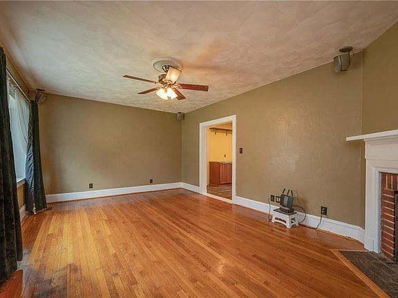 4th image of 410 Burleigh Ave