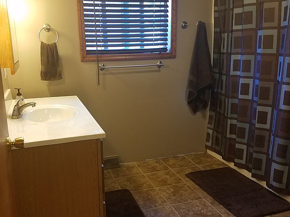 Main floor bath