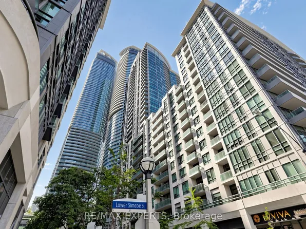 19 Grand Trunk Cres, Toronto, ON