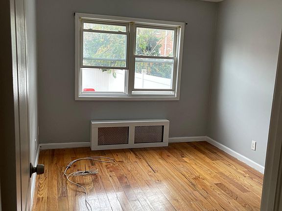 4th image of 1346 E 100th St #1