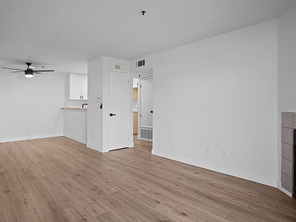 5th image of 1019 Dornajo Way APT 131