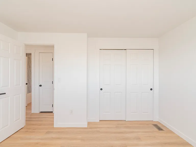 148 S Rogers Ave — Photo 15