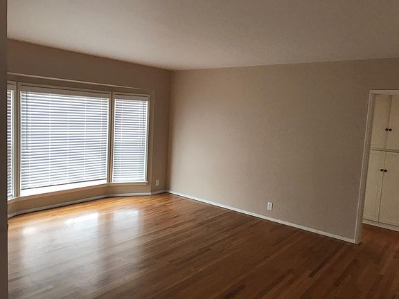 4th image of 4817 Carfax Ave