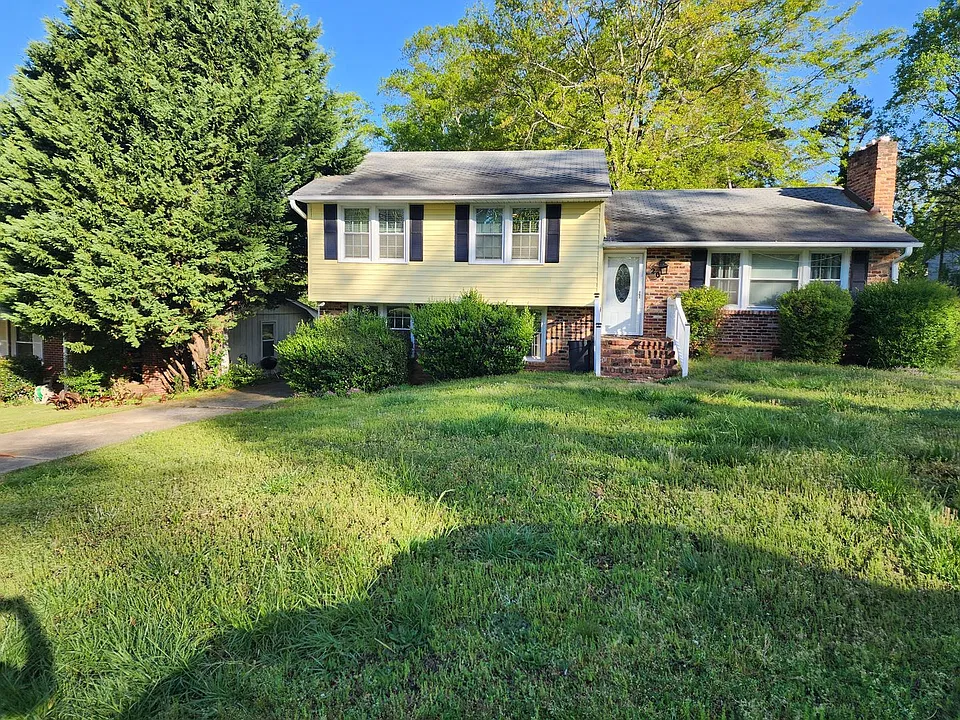 204 Williamsburg Dr