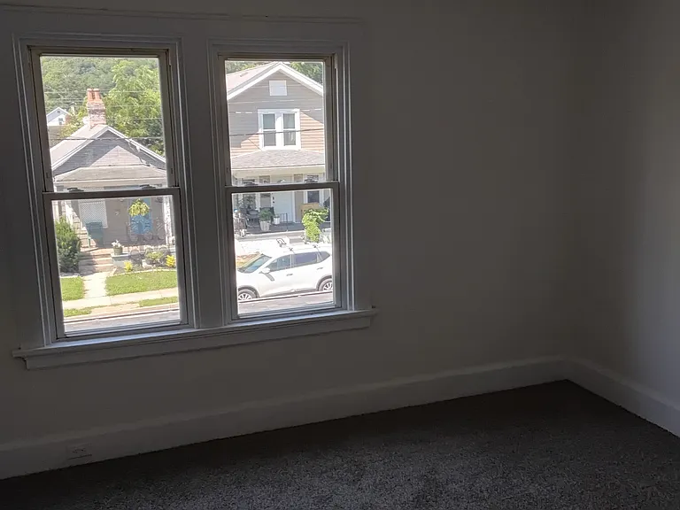 2712 Alexandria Ave — Photo 7