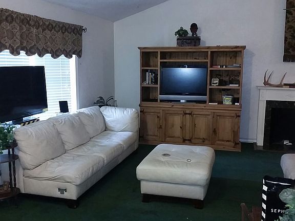 4th image of 610 Dallas Dr