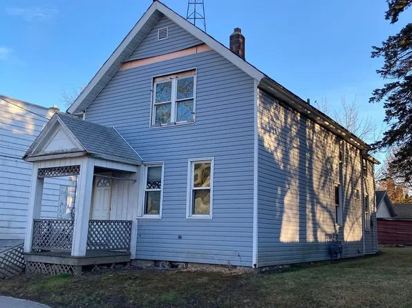 1709 Madison St, Manitowoc, WI 54220