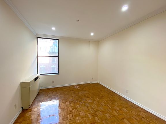 3rd image of 304 W 92nd St APT 3M