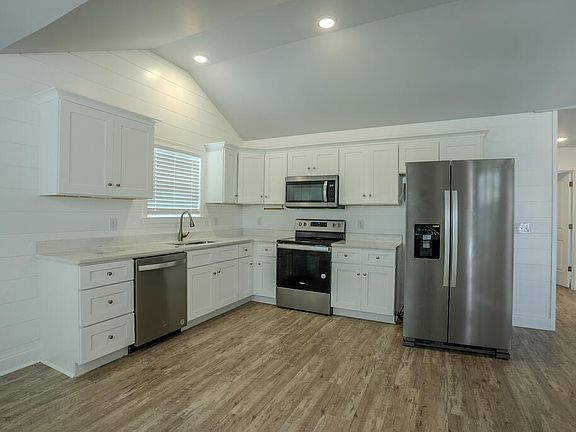 4th image of 315 Shady Dr