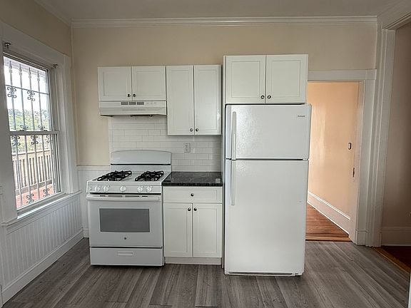 5th image of 93 Sydney St #U3