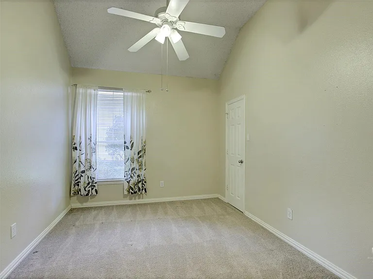 11117 Knoxville Ln — Photo 10