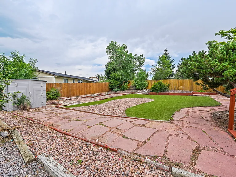 3018 Roche Dr N — Photo 34