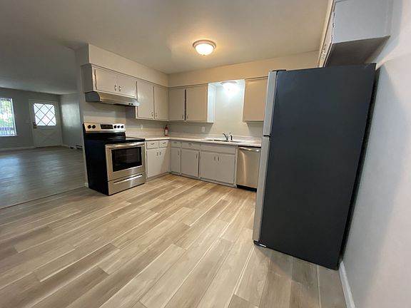4th image of 880 Conrad Ct APT H