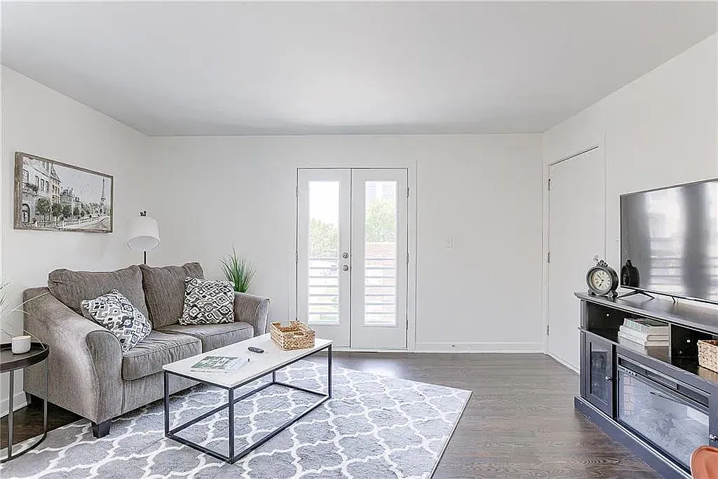 1 bed, $1,250 — Photo 2