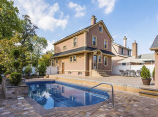 1441 155th St, Whitestone, NY 11357