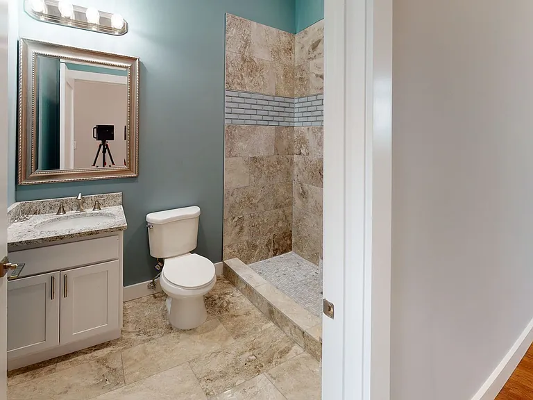 1117 Laurel Ave #302 — Photo 12