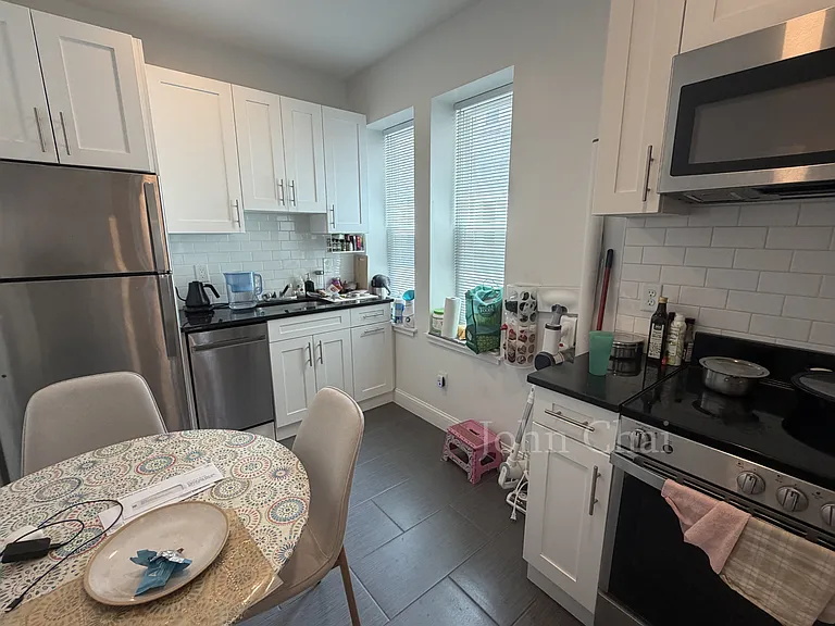 123 Sutherland Rd #E — Photo 27